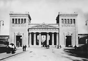 Koenigsplatz: Koenigsplatz (King`s Square) in Munich around 1900