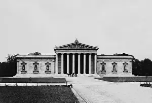 Koenigsplatz: Koenigsplatz (King`s Square) in Munich around 1900
