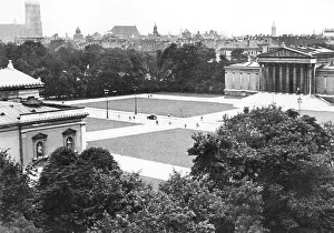 Rebuild: The Koenigsplatz (King`s Square) in Munich before 1933