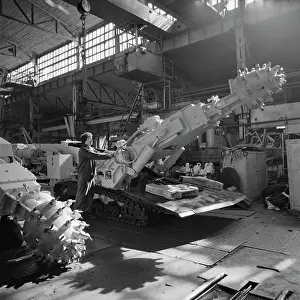 Heading: Kopeysk S. M. Kirov Machine-Engineering Factory