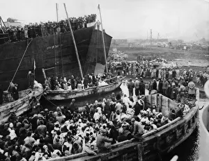 Hungnam: Korean War: Korean refugees escaping from ?