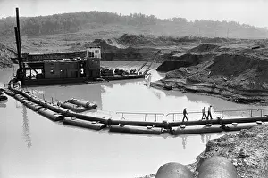 Dredger: Krapivinsky Hydroelectric Complex under construction