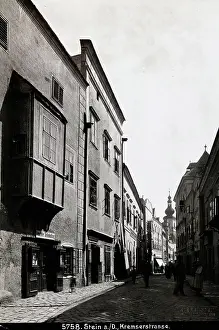 Donau: Kremserstrasse in Stein
