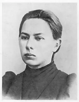 Konstantinovna: KRUPSKAYA (LENIN'S WIFE)
