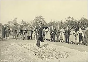 Firewalking: KUDA BUX WALKS FIRE 1935