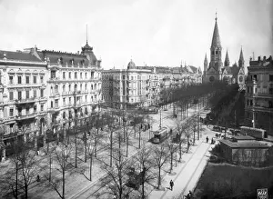 Distinguished: Kurfurstendamm in Berlin, 1902