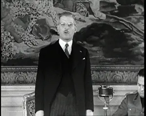Schuschnigg: Kurt Schuschnigg, Austrian Chancellor Giving
