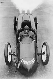 Avus: Kurt Volkhardt in his rocket car, 1928