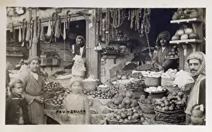 Figs: Kuwait - Fruit Seller