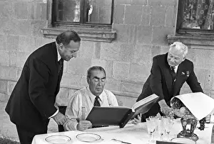 Chernenko: L. Brezhnev on a visit to Azerbaijan