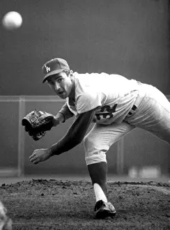 Pitching: L.A. Dodgers pitcher SANDY KOUFAX, 1965. ?