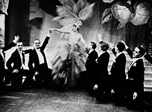 Westens: La Mistinguett at a performance, 1931