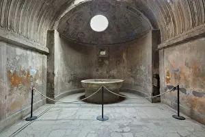 Caldarium: Labrum, Caldarium, Forum Baths, Pompeii, Campania, Italy
