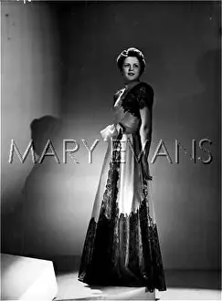 Flaring: LACY GOWN 1930S