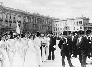Magistrate: Ladies of honour, around 1900