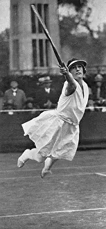 Colyer: Ladies Wimbledon, action shot
