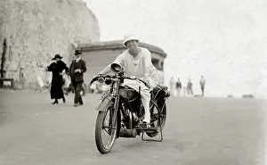 Rudge: Lady on 1918 Rudge Multi motorcycle