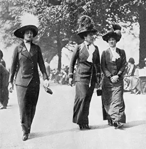 Promenading: Lady Dorothy Browne in Hyde Park