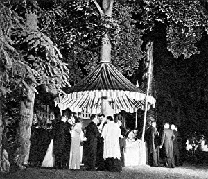 Trianon: Lady Mendl circus party at Versailles