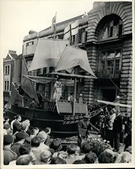 1607: Lady Mountbatten launches Susan Constant replica