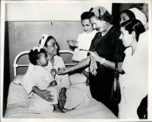 Goverment: Lady Mountbatten visits hospital in Cairo, Egypt