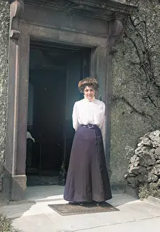 The Battersby Collection: Lady outside Hotel