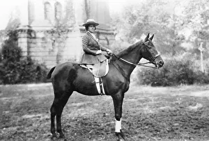 Bassermann: Lady in the side saddle, 912