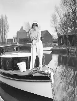 Mops: LADY SAILOR