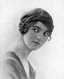 Looping: Lady Victoria Brady (nee Pery)