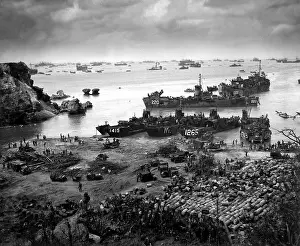 Ryukyu: Landing craft of supply U.S. forces on Okinawa