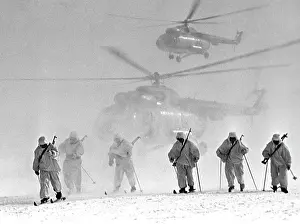 Tactical: Landing from helicopters, 1977