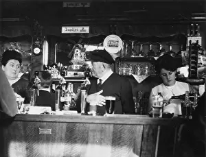 Landlady: LANDLORD & LANDLADY