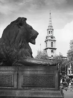 Plinths: LANDSEER LION