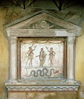 Lararium: Lararium decorated with stuccoes in