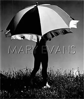 Employing: LARGE SUNSHADE 1950S