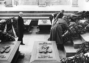 Laszlo: Laszlo Bardossy at a wreath-laying ceremony, 1941