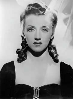 Immaculately: LATE 1930S HAIRDO