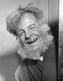 Frizzy: Laughing old man