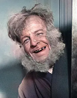 Frizzy: Laughing old man