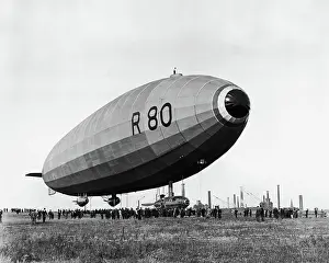 Walney: Launch of the Vickers Airship R80 at Barrow, Walney Isla?