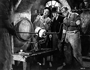 Holloway: THE LAVENDER HILL MOB