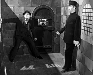 Holloway: THE LAVENDER HILL MOB