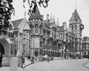 Courts: Law Courts in London