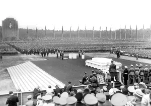 Recognize: Laying the foundation stone of the German Stadium on the N