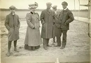 Mans: Lazare Weiller (in the checked cap) and Wilbur Wright