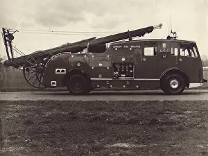 London Fire Brigade: LCC-LFB - Dennis pump escape fire engine