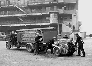 Collapsible: LCC-LFB emergency dam unit and trailer pump, WW2