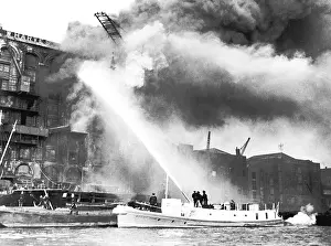 Wapping: LCC-LFB fireboat Massey Shaw in action