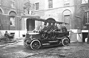 Fiefighters: LCC-LFB Hatfield petrol self-propelled fire pump