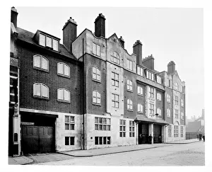 Blackstock: LCC-LFB Highbury fire station, N5